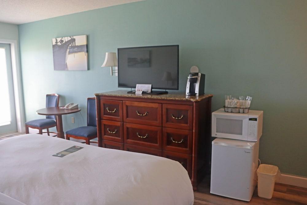 Hotel Fireside Inn, Ocean's Edge Belfast