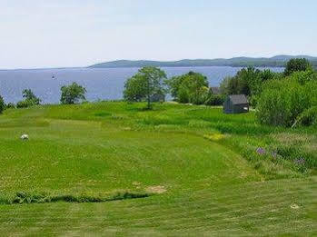 Fireside Inn, Ocean's Edge 3*